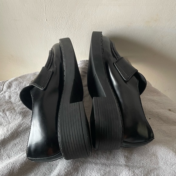 💎⭐️Authentic ⭐️Prada Women’s Leather Slip-On Loafers - Picture 14 of 14